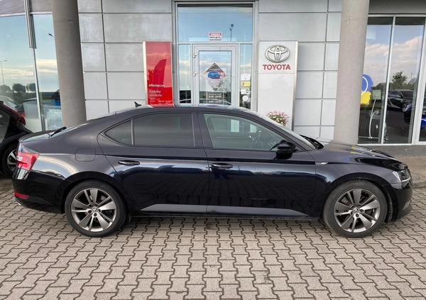 Skoda Superb cena 94500 przebieg: 113957, rok produkcji 2018 z Nowe Skalmierzyce małe 277